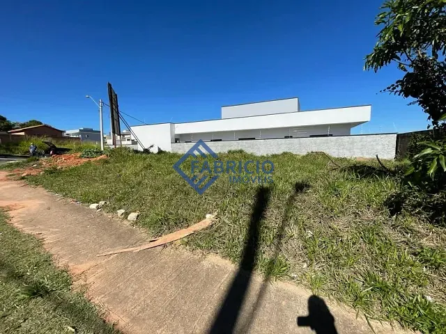 Terreno com 257m², à venda, no bairro Bosque em Vinhedo