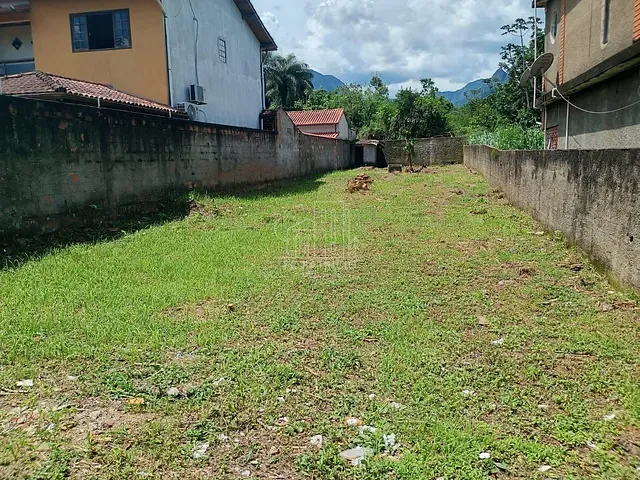 Terreno com 500m², à venda, no bairro Centro em Guapimirim