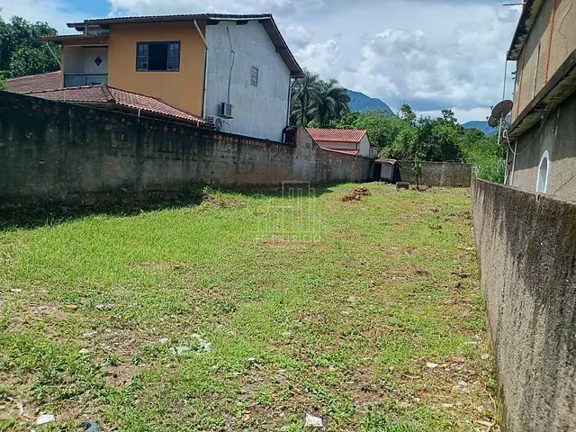 Terreno com 500m², à venda, no bairro Centro em Guapimirim