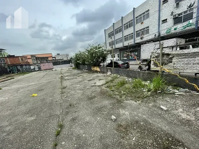 Terreno com 720m², à venda, no bairro Comendador Soares em Nova Iguaçu