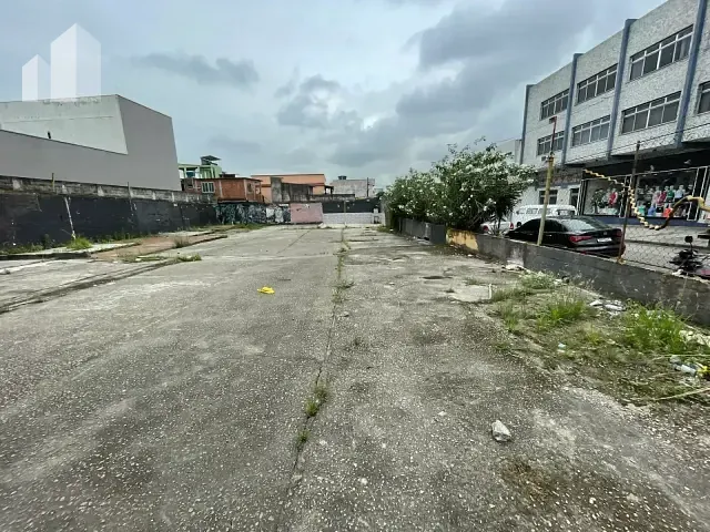 Terreno com 720m², à venda, no bairro Comendador Soares em Nova Iguaçu