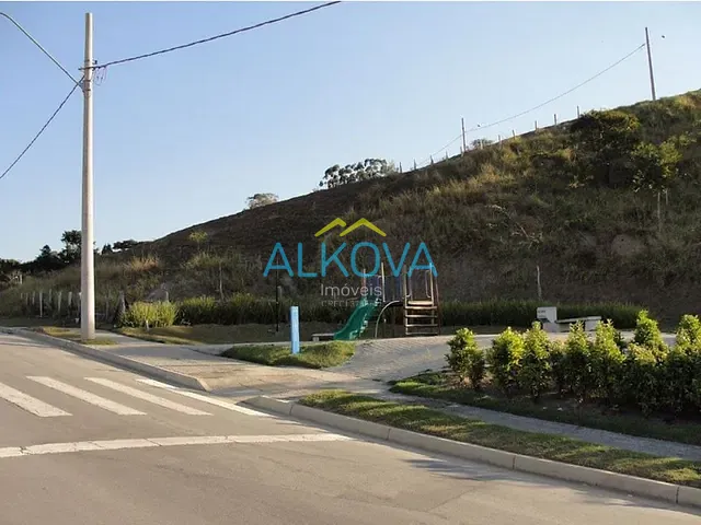 Terreno com 361m², à venda, no bairro Putim em São José dos Campos