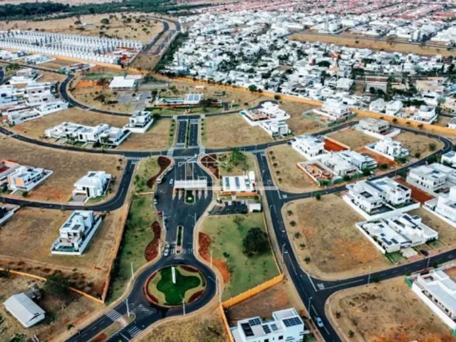 Terreno com 470m², à venda, no bairro Granja Marileusa em Uberlândia