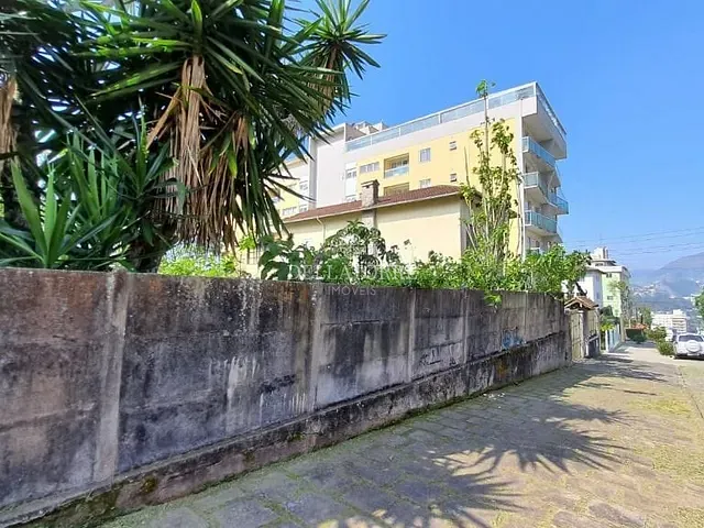 Terreno com 1000m², à venda, no bairro Alto em Teresópolis