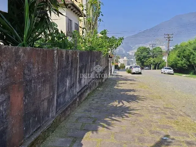 Terreno com 1000m², à venda, no bairro Alto em Teresópolis