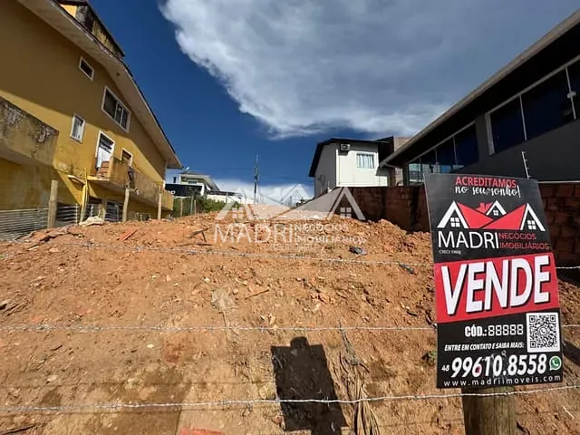Terreno com 308m², à venda, no bairro Caminho Novo em Palhoça