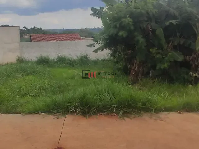 Terreno com 338m², à venda, no bairro Califórnia em Londrina