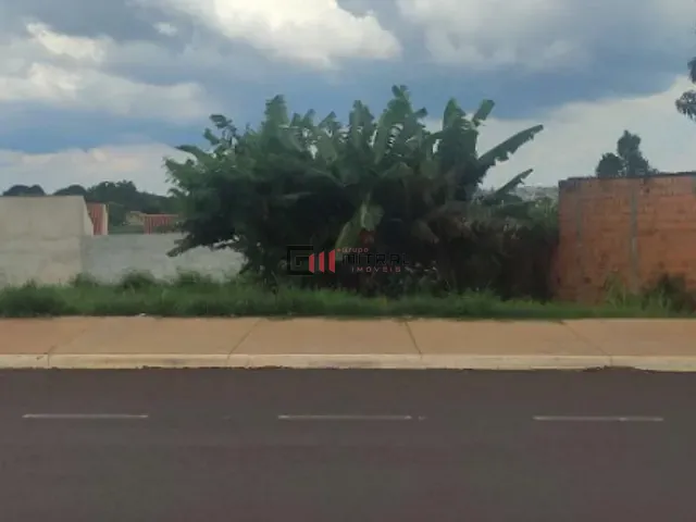Terreno com 338m², à venda, no bairro Califórnia em Londrina