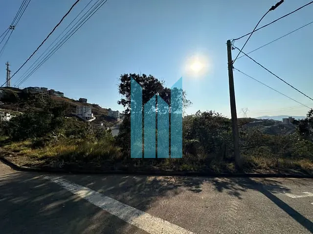 Terreno com 375m², à venda, no bairro Jardim Bandeirantes em Poços de Caldas