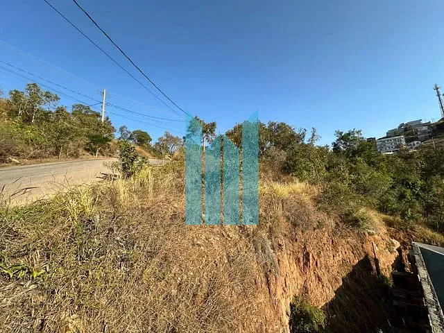 Terreno com 375m², à venda, no bairro Jardim Bandeirantes em Poços de Caldas