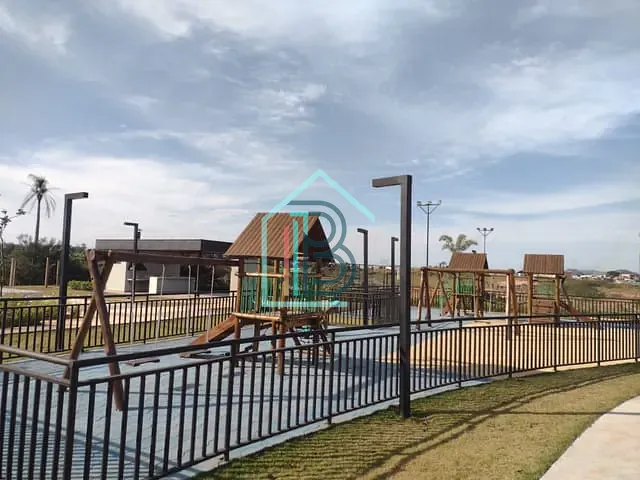 Terreno com 288m², à venda, no bairro Centro em Arujá