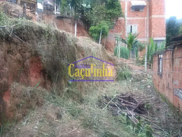 Terreno com 345m², à venda, no bairro Centro em Barra do Piraí