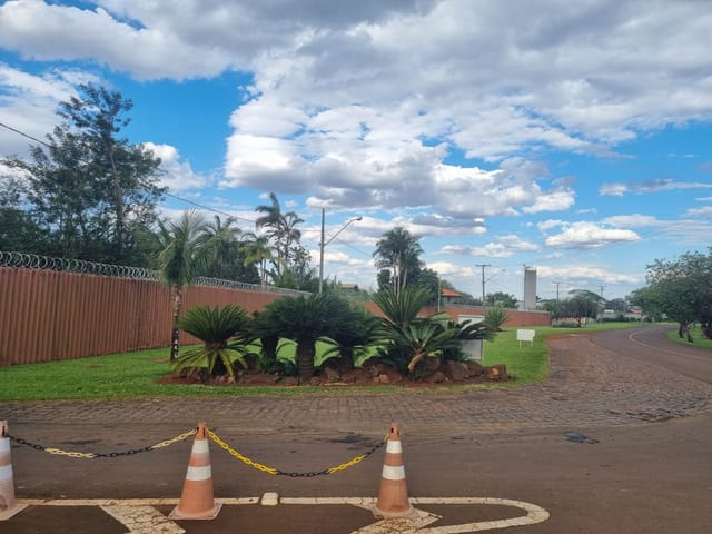 Terreno com 1500m², à venda, no bairro Estância Cabral em Cambé