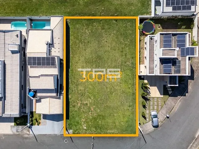 Terreno com 300m², à venda, no bairro Barranco Alto em Potim