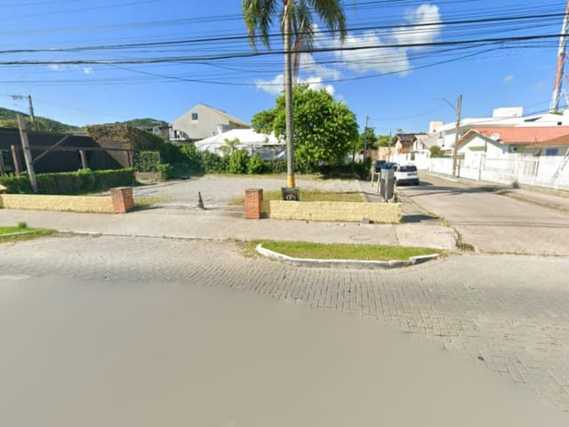 Terreno com 300m², para alugar, no bairro Lagoa da Conceição em Florianópolis