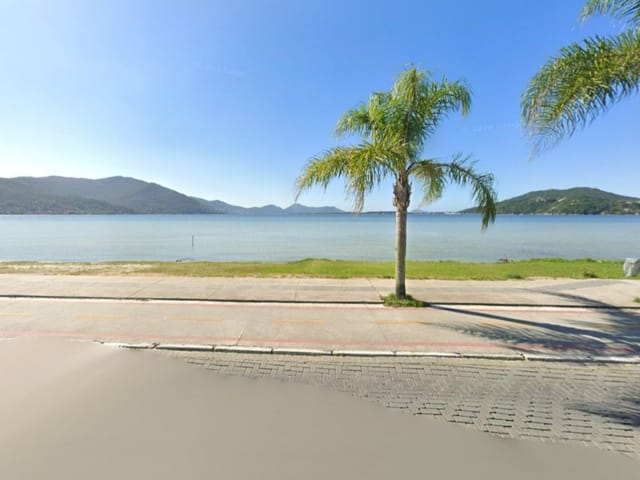 Terreno com 300m², para alugar, no bairro Lagoa da Conceição em Florianópolis