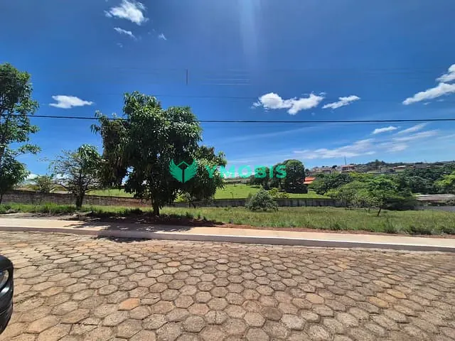 Terreno com 750m², à venda, no bairro Setor Habitacional Jardim Botânico em Brasília