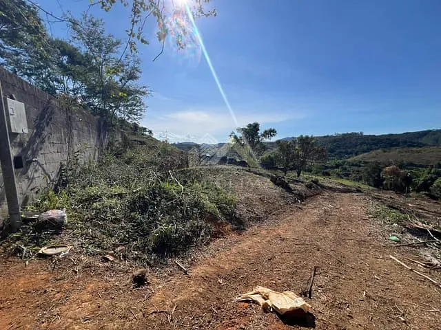 Terreno com 4500m², à venda, no bairro Recanto dos Lagos em Juiz de Fora