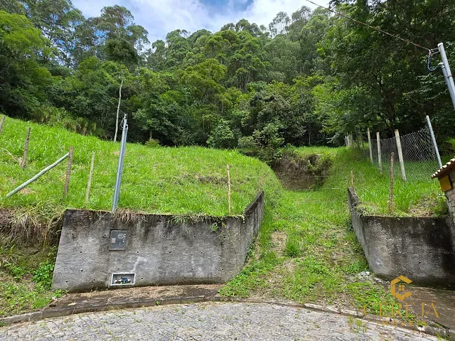 Terreno com 855m², à venda, no bairro Cônego em Nova Friburgo