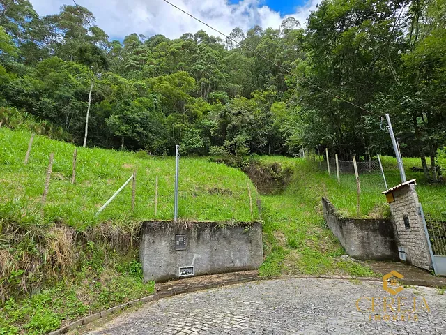 Terreno com 855m², à venda, no bairro Cônego em Nova Friburgo