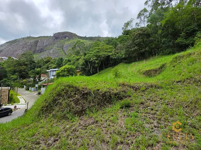 Terreno com 855m², à venda, no bairro Cônego em Nova Friburgo