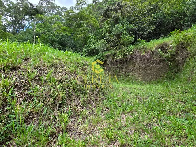 Terreno com 855m², à venda, no bairro Cônego em Nova Friburgo