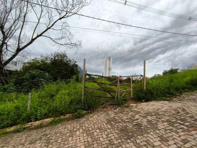 Terreno com 1000m², à venda, no bairro Alto Esplanada em Governador Valadares