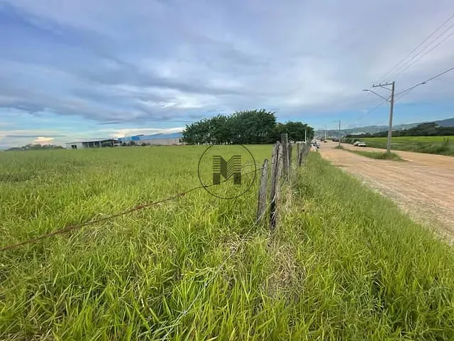 Terreno com 2000m², à venda, no bairro Barranco Alto em Potim