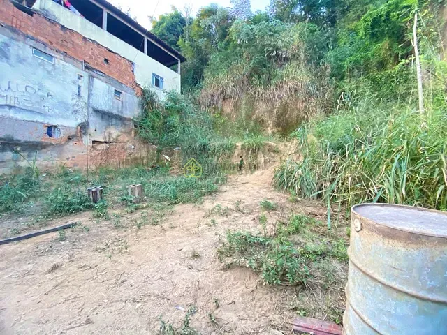 Terreno com 795m², à venda, no bairro Ano Bom em Barra Mansa