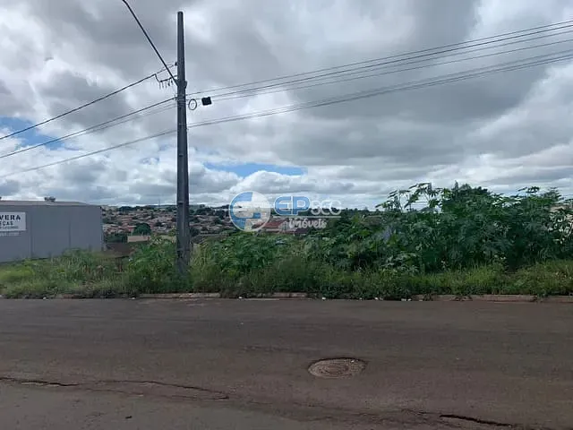 Terreno com 304m², à venda, no bairro Jardim Tropical em Londrina