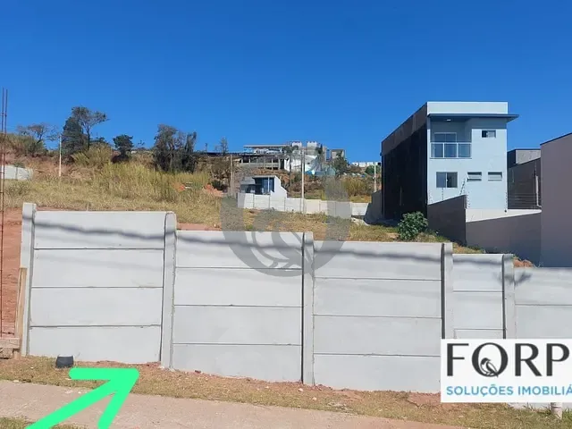 Terreno com 186m², à venda, no bairro Residencial Jardins da Catalunha em Atibaia