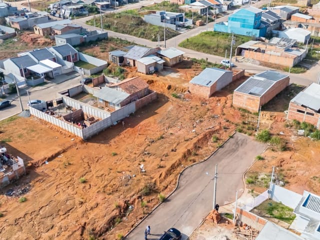 Terreno à venda, no bairro Estados em Fazenda Rio Grande