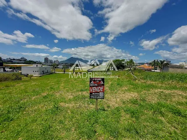 Terreno com 468m², à venda, no bairro Pedra Branca em Palhoça