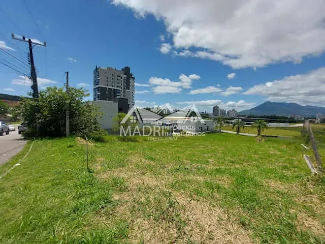 Terreno com 468m², à venda, no bairro Pedra Branca em Palhoça