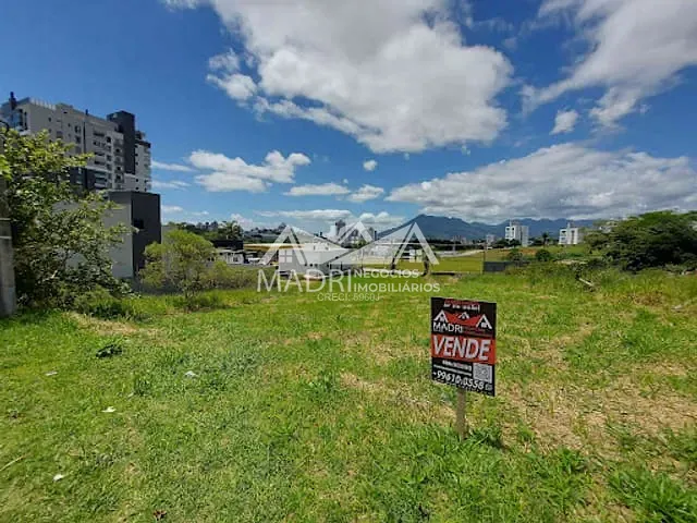 Terreno com 468m², à venda, no bairro Pedra Branca em Palhoça