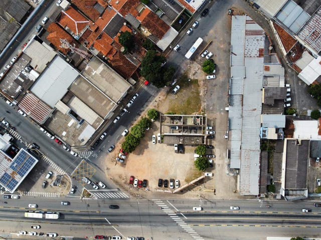 Terreno com 2400m², à venda, no bairro Setor Campinas em Goiânia