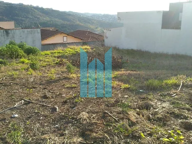 Terreno com 250m², à venda, no bairro Jardim das Azaleias em Poços de Caldas