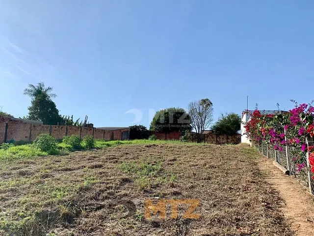 Terreno com 450m², à venda, no bairro Jardim Nossa Senhora das Graças (Rubião Junior) em Botucatu