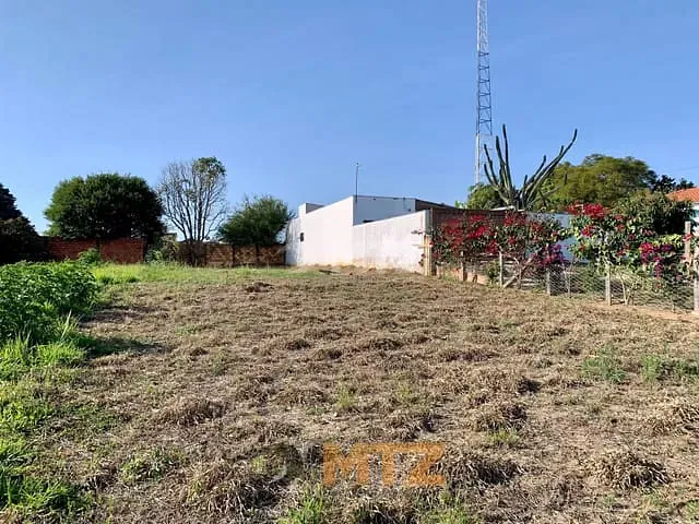 Terreno com 450m², à venda, no bairro Jardim Nossa Senhora das Graças (Rubião Junior) em Botucatu