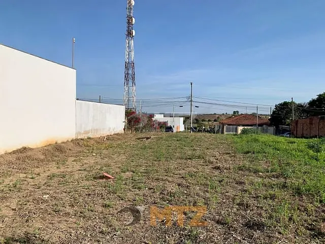 Terreno com 450m², à venda, no bairro Jardim Nossa Senhora das Graças (Rubião Junior) em Botucatu