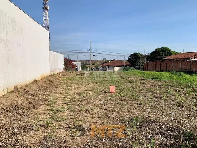 Terreno com 450m², à venda, no bairro Jardim Nossa Senhora das Graças (Rubião Junior) em Botucatu