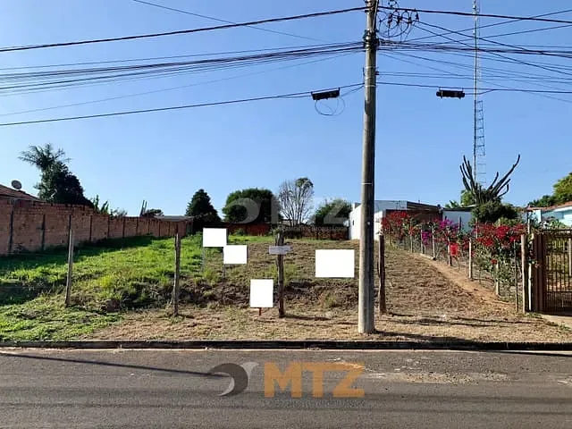 Terreno com 450m², à venda, no bairro Jardim Nossa Senhora das Graças (Rubião Junior) em Botucatu