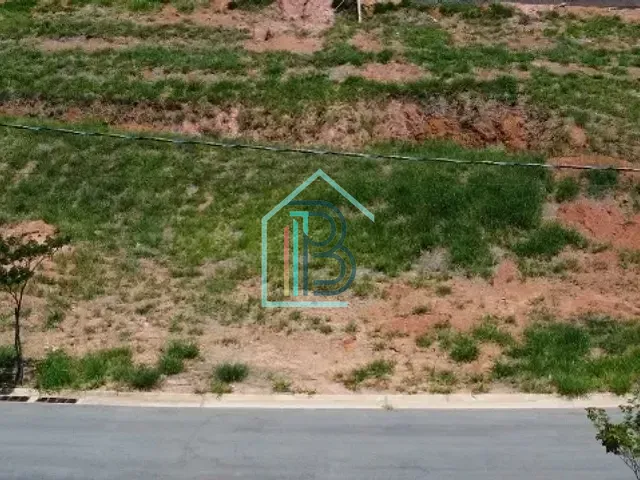 Terreno com 301m², à venda, no bairro Centro em Arujá