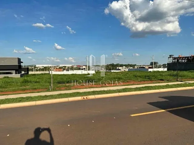 Terreno com 280m², à venda, no bairro Parqville Quaresmeira em Trindade