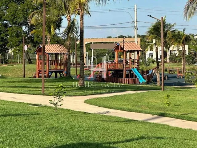 Terreno com 280m², à venda, no bairro Parqville Quaresmeira em Trindade