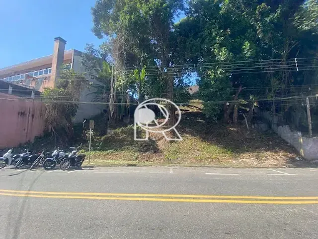 Terreno à venda, no bairro Centro em Registro