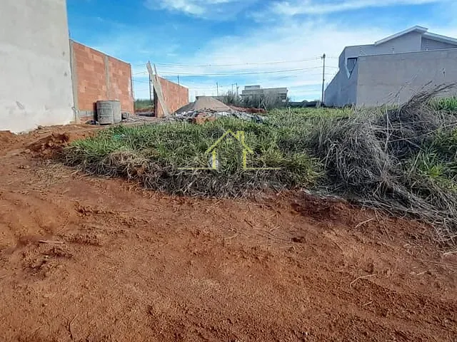 Terreno com 375m², à venda, no bairro Residencial Vale da Mata em Guaxupé