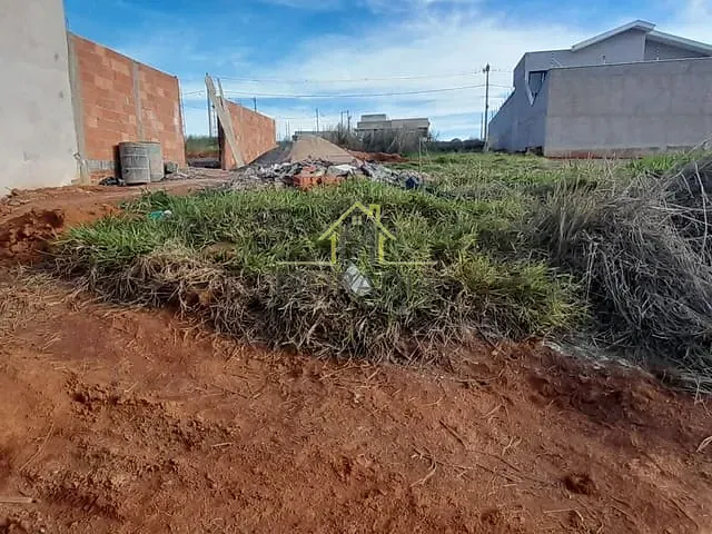 Terreno com 375m², à venda, no bairro Residencial Vale da Mata em Guaxupé