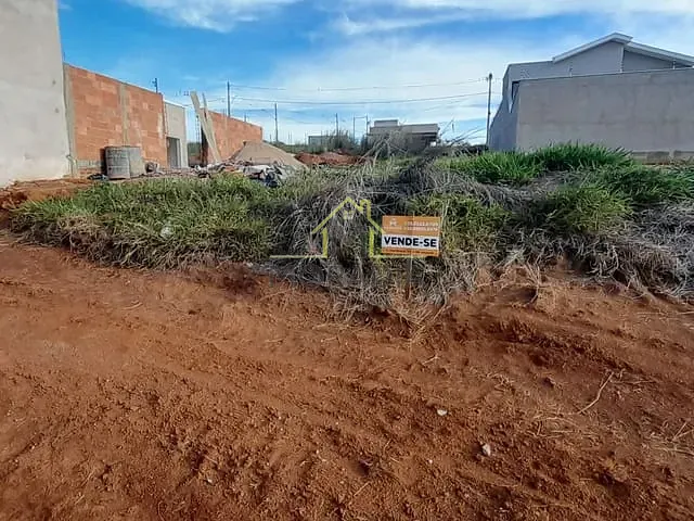 Terreno com 375m², à venda, no bairro Residencial Vale da Mata em Guaxupé