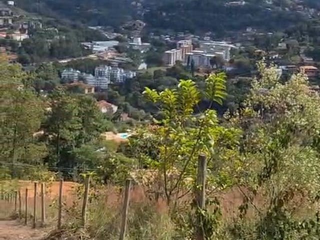 Terreno com 1280m², à venda, no bairro Nogueira em Petrópolis